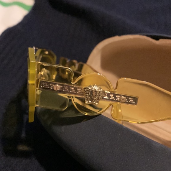 Versace unisex brow bar geometric sunglasses. 51 mm. Yellow - Picture 4 of 9